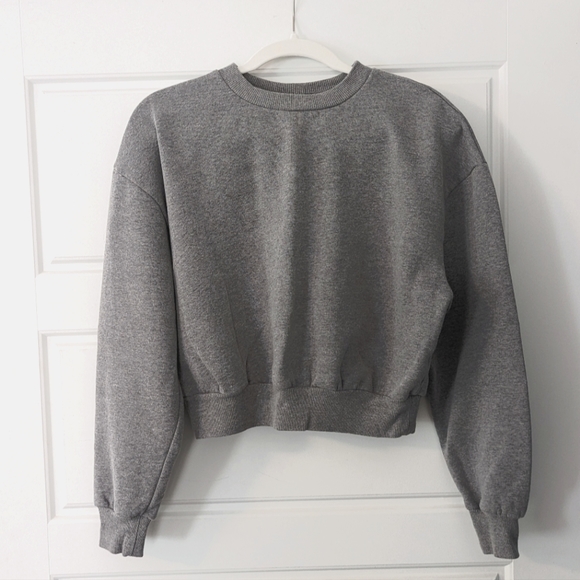 Gray cropped sweatshirt - Picture 1 of 1